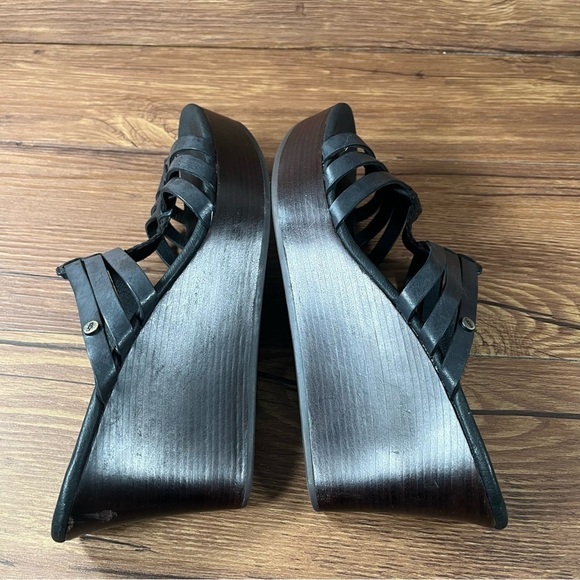 UGG Mattie Black Leather Slip-On Wedge Sandals Women’s Size 8 Shoes - Picture 7 of 10
